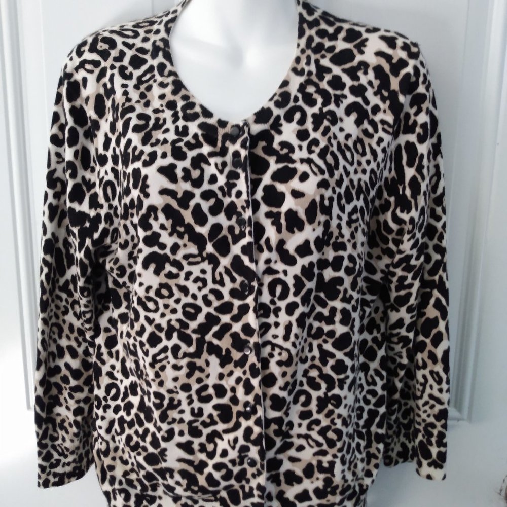 Cable & Gauge button up animal print shirt